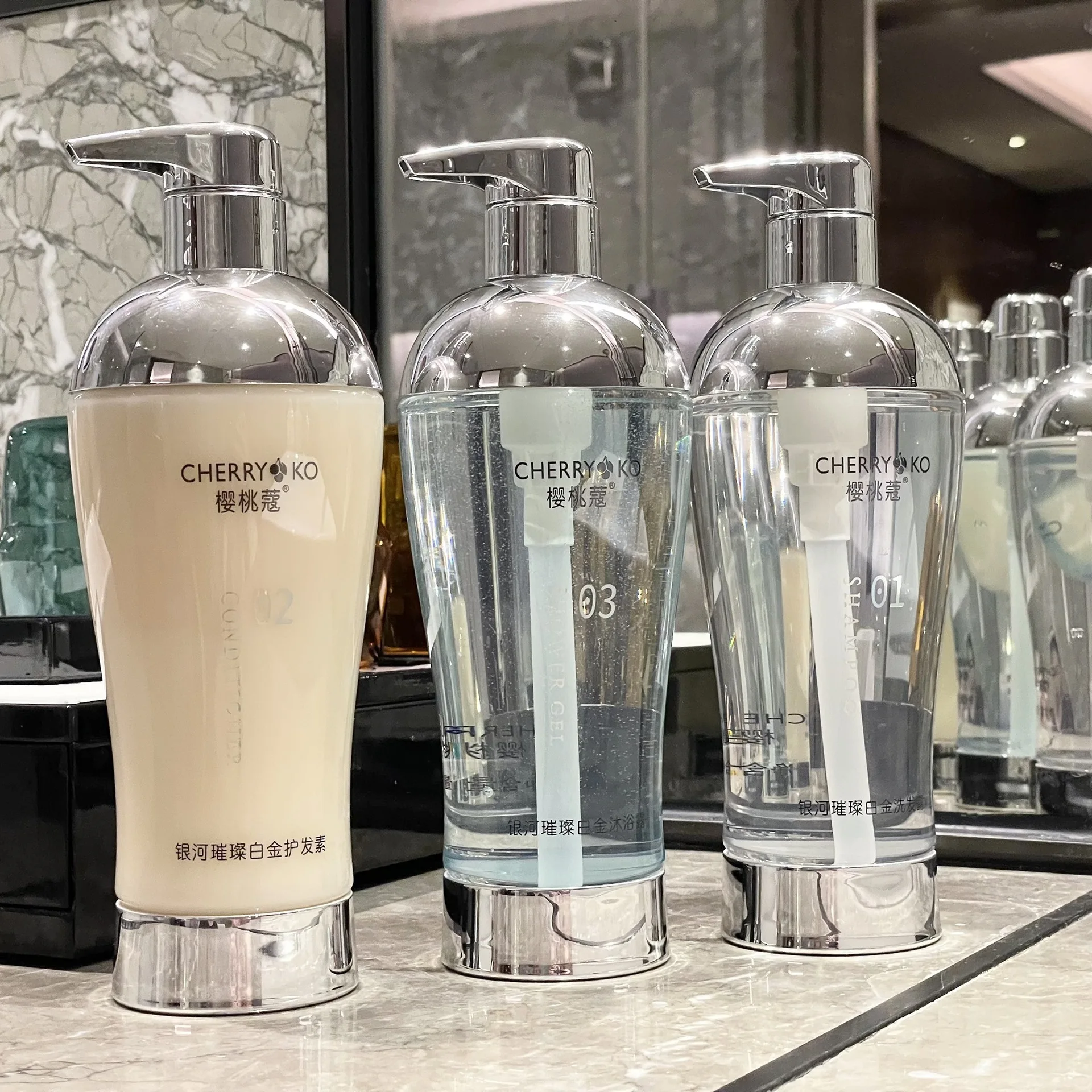 Glimmering Galaxy Shower Gel P - đánh giá và giá Perfume Fragrance Shampoo
